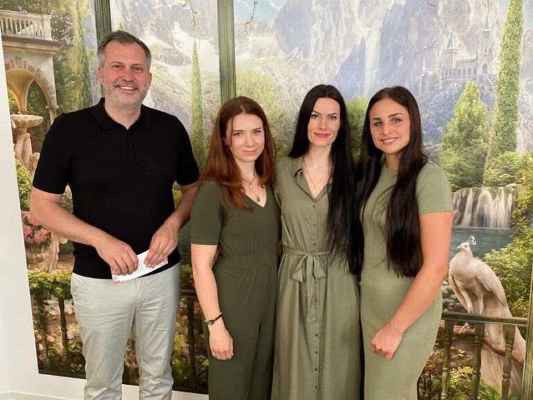 (v. l.) OB Schick, Friederike Olivia Stengel-Härtel, Madlien Ernst und Victoria Buraczynski