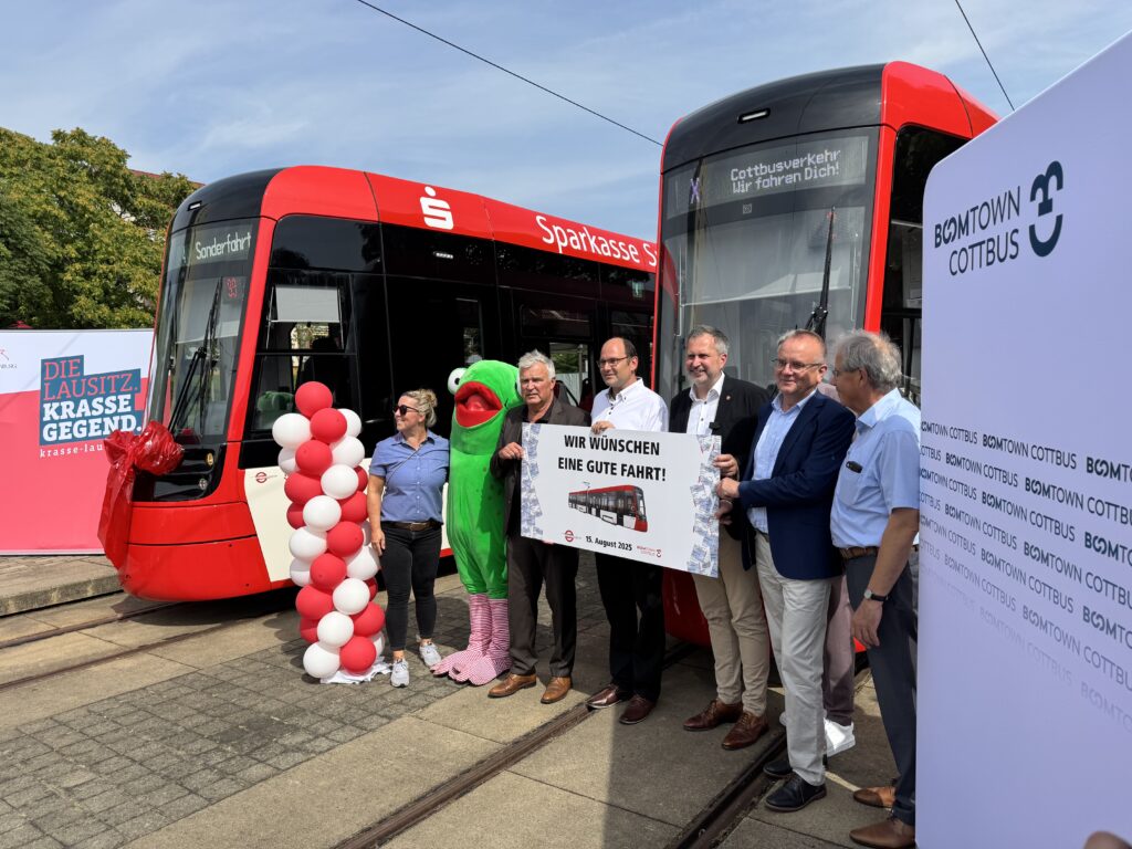 Inbetriebnahme der neuen Straßenbahnen