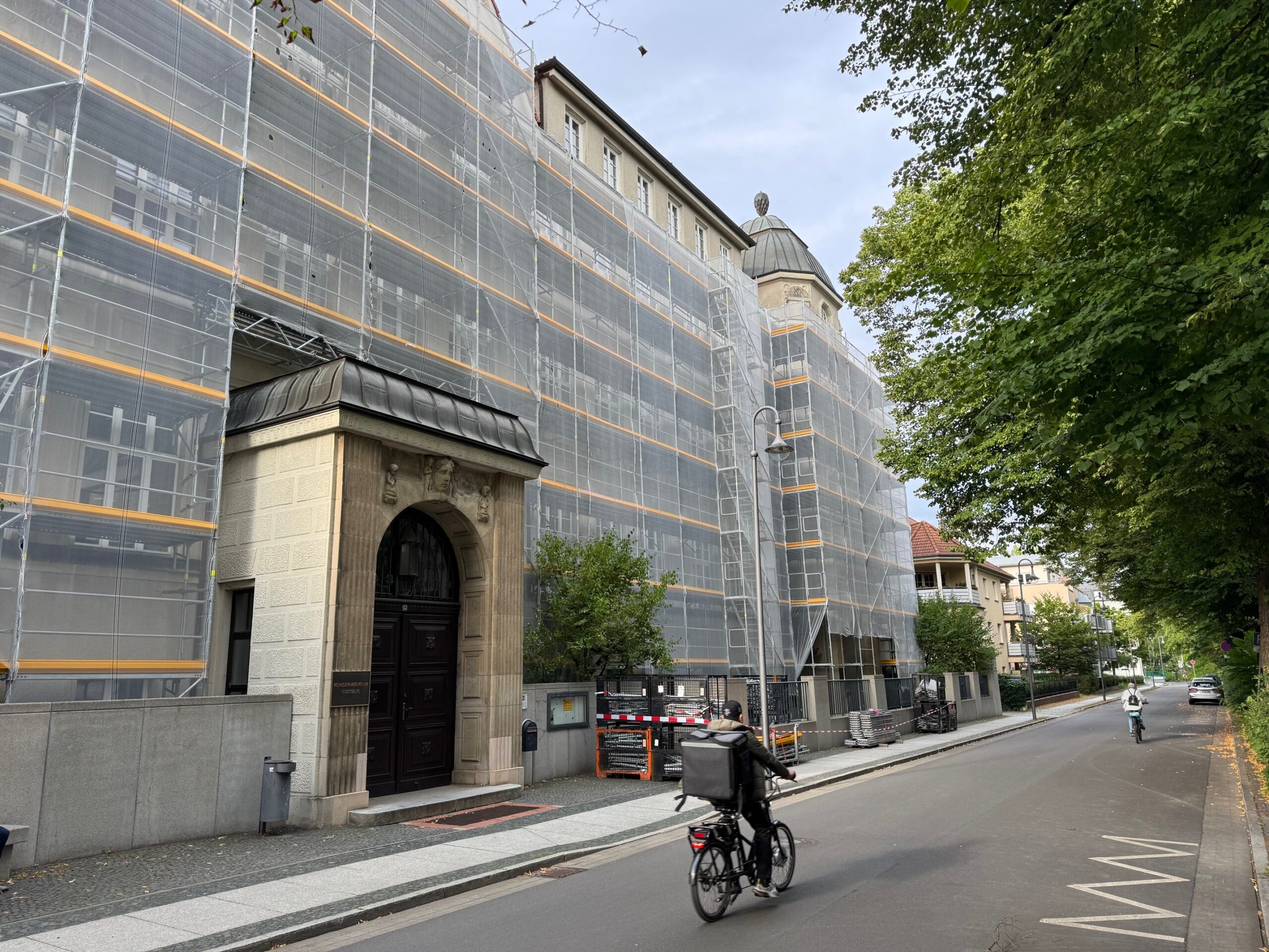 Schulbau in den Ferien am Konservatorium