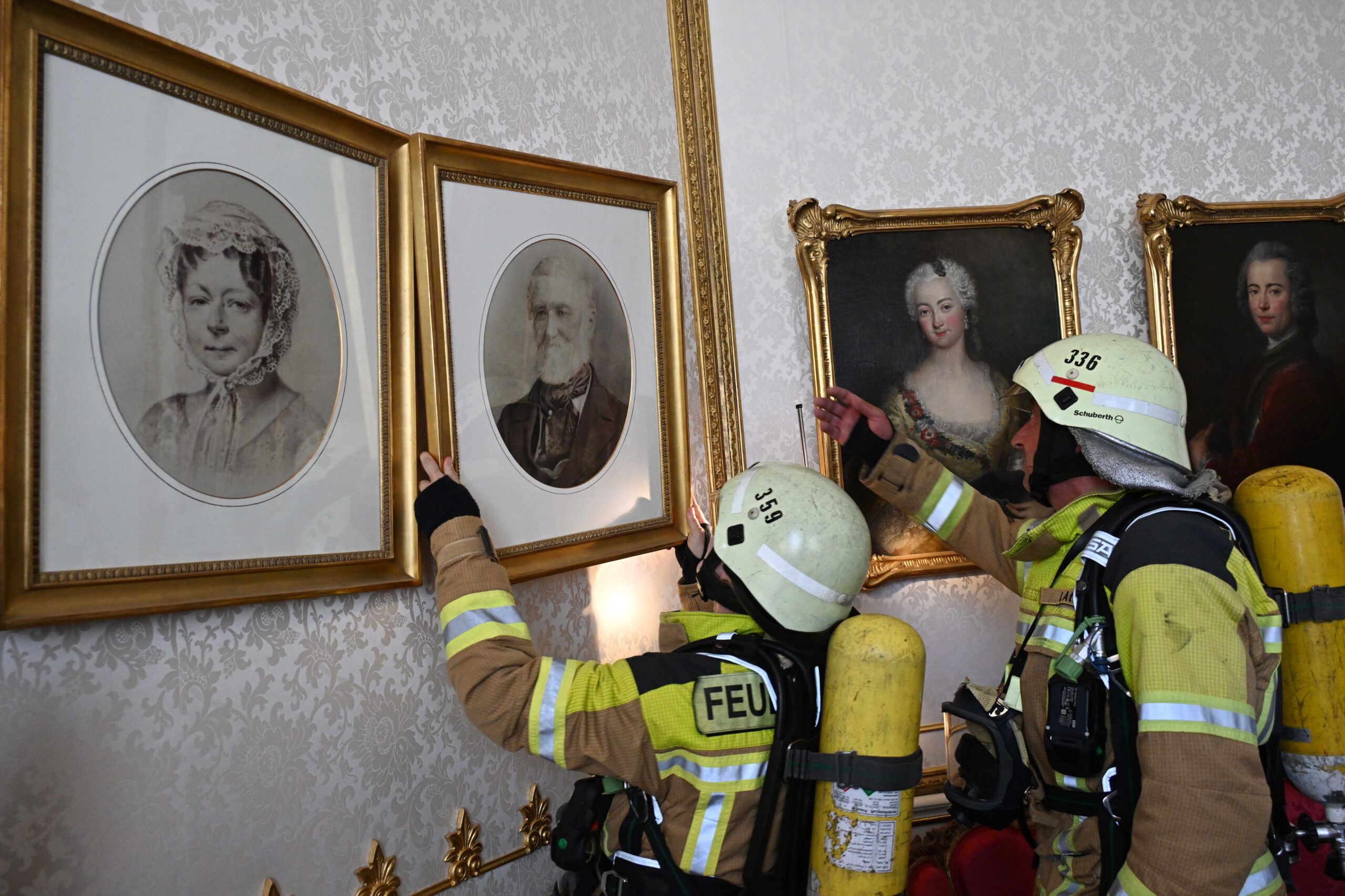 Kulturgutrettung bei einer Feuerwehrübung im Schloss Branitz