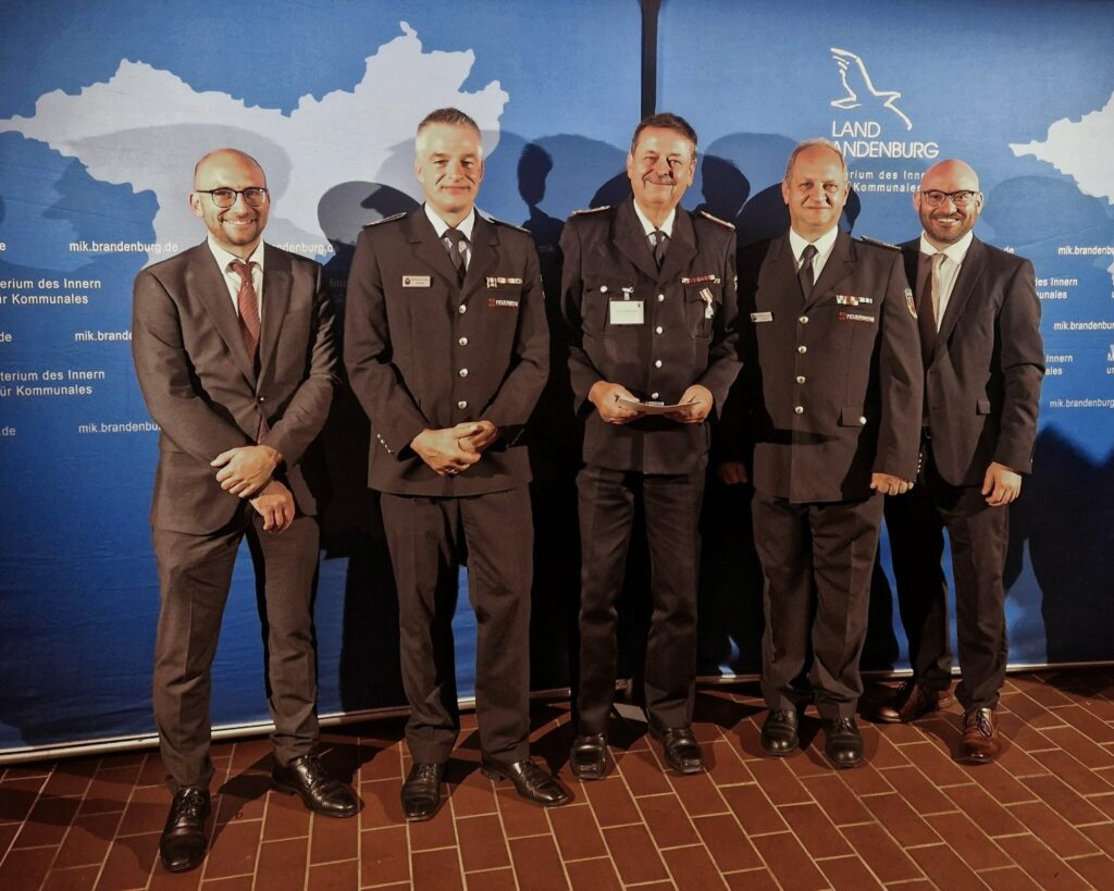 Ehrenzeichen im Brandschutz für Dr. Wolfgang Bialas