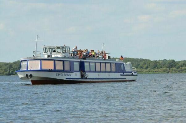 Volle Kraft voraus! - Schlagermusik mit Linda Feller auf der Santa Barbara