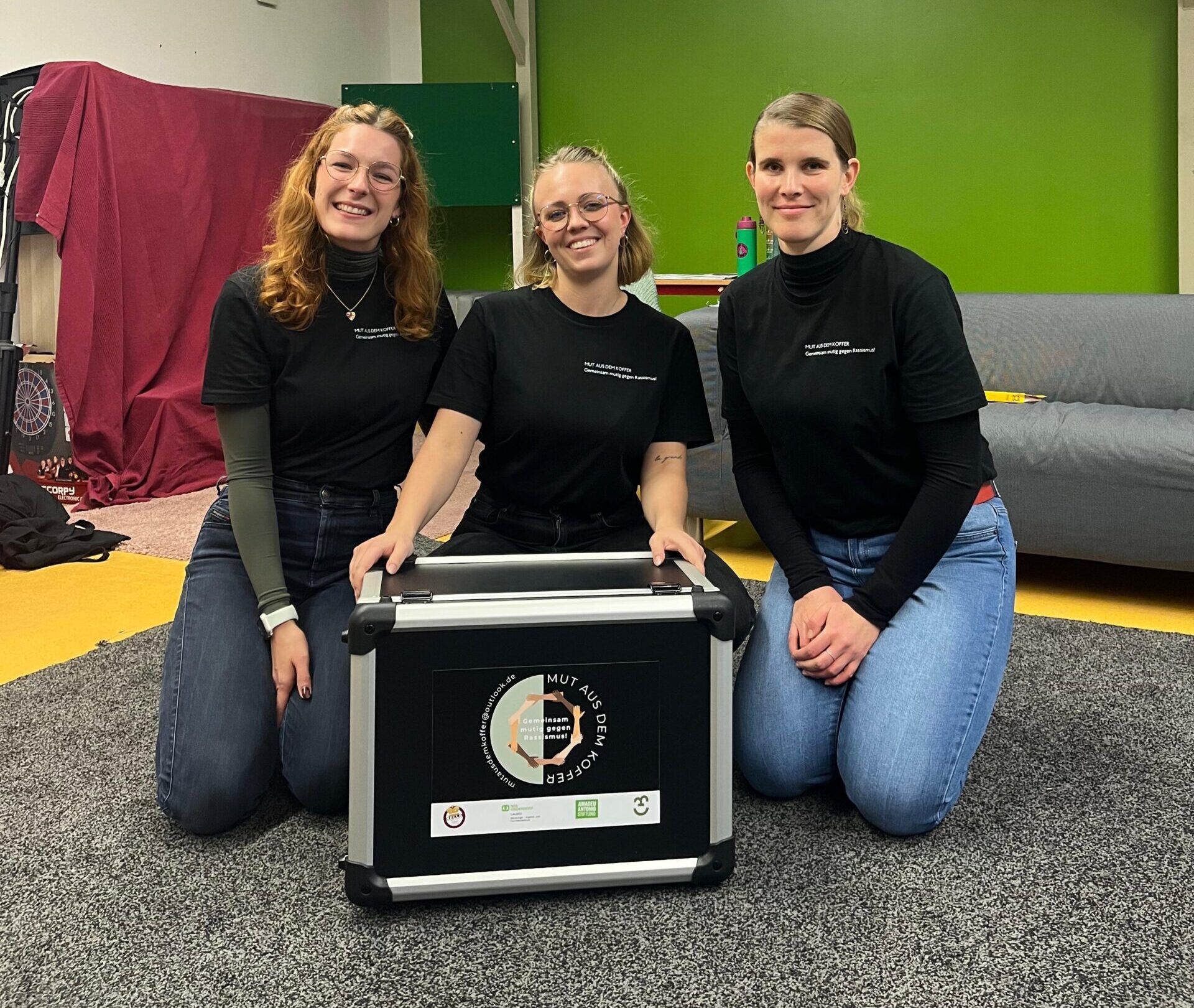 Mut aus dem Koffer mit (v.l.n.r.) Mira Weißflog, Judith Oelsch und Sandra Jurack